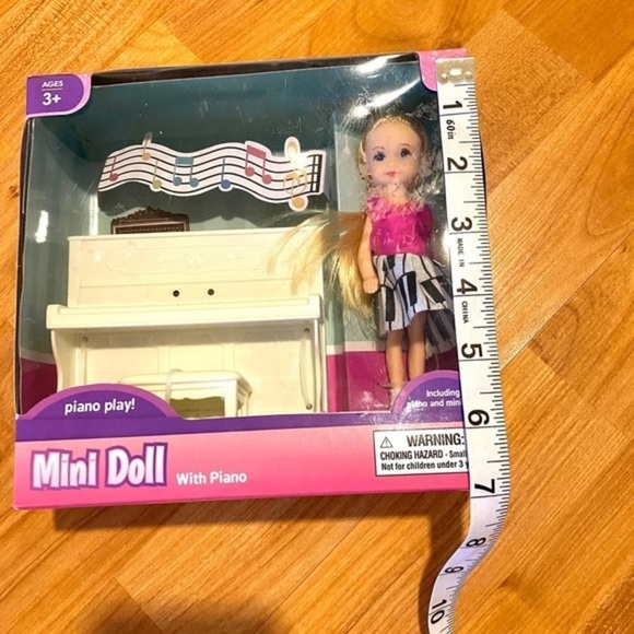 PIANO‎ play mini doll - Picture 5 of 5